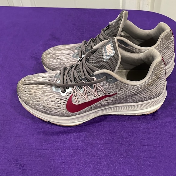 Nike Gray Athletic Shoes woman grey mixed size 11 - Picture 3 of 6